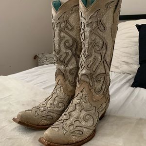 Corral Boots, Size 7. Pretty good condition!